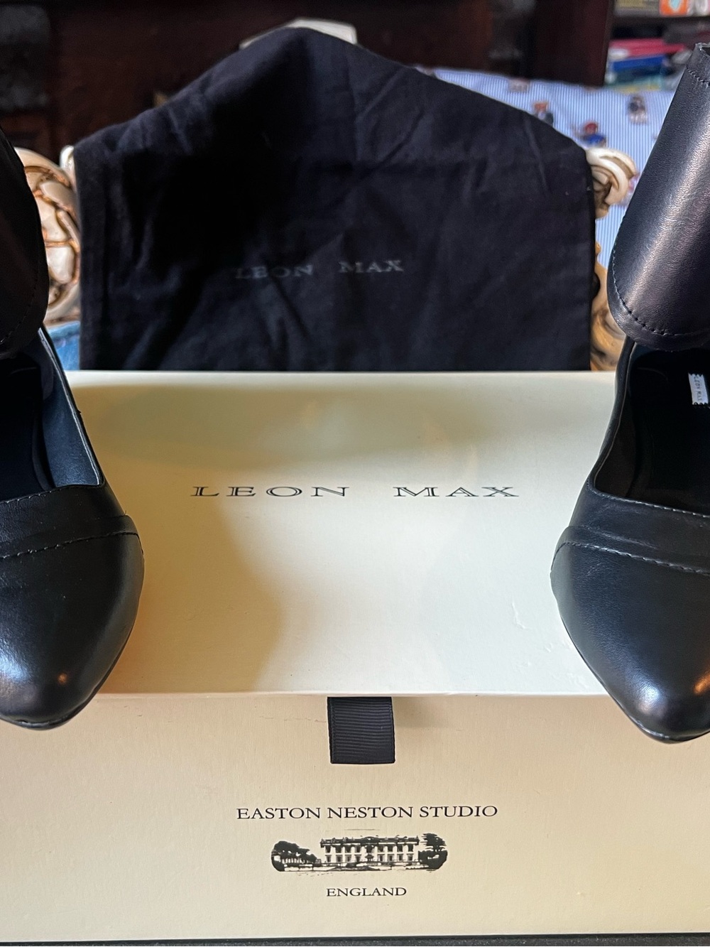 Leon Max Landon Black Leather Pointed-Ankle Strap Flats - Picture 8 of 9
